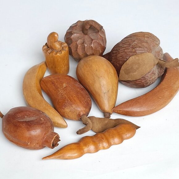 10 PC Lot Vintage Wooden Wood Fruit Vegetables Hand Carved Sweet Pea Banana - Picture 1 of 9